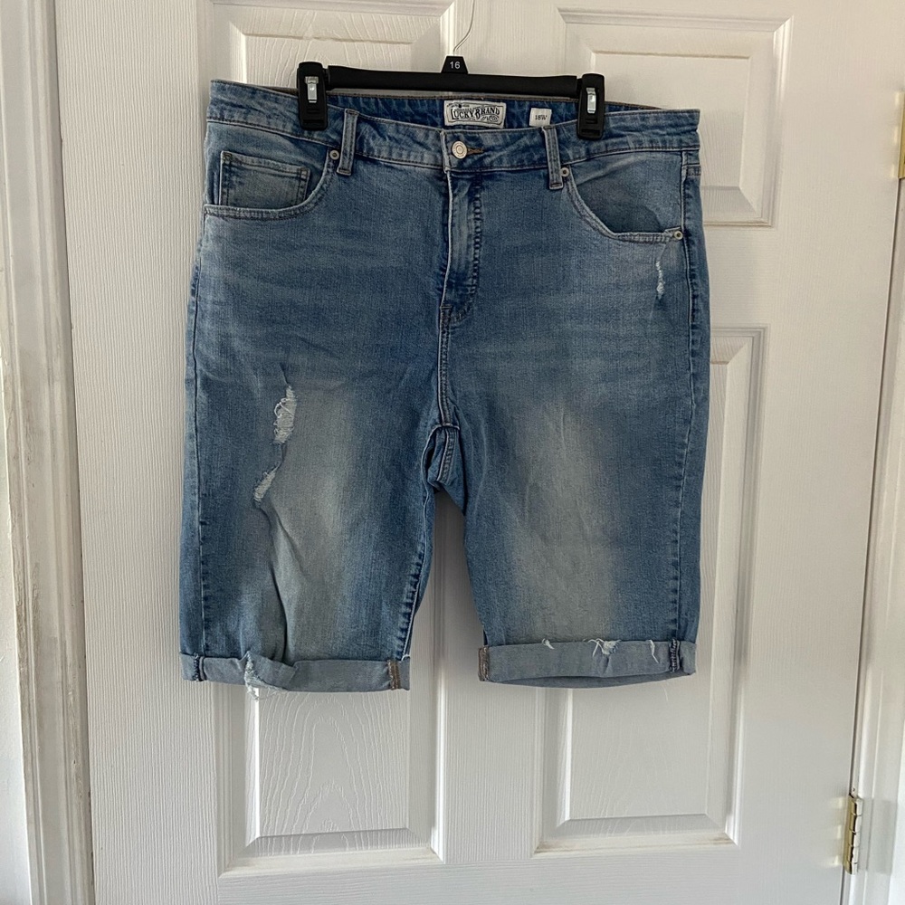 Lucky Brand Mid Rise Bermuda Jean Shorts